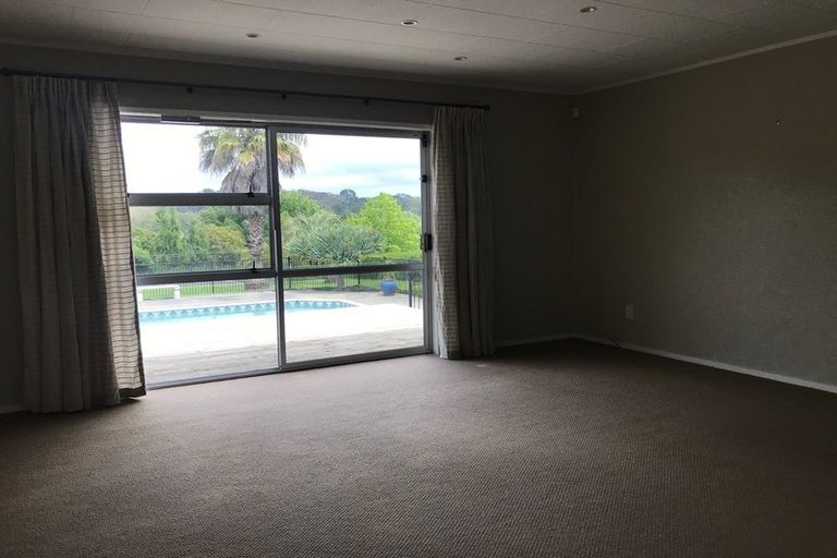 Photo of property in 79 Tawa Road, Kumeu, 0891