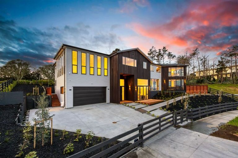 Photo of property in 3 Ridgelea Road, Long Bay, Albany, 0792