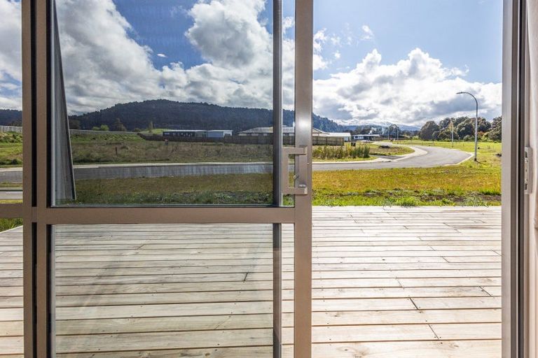 Photo of property in 28 Kowhai Crescent, Ohakune, 4625