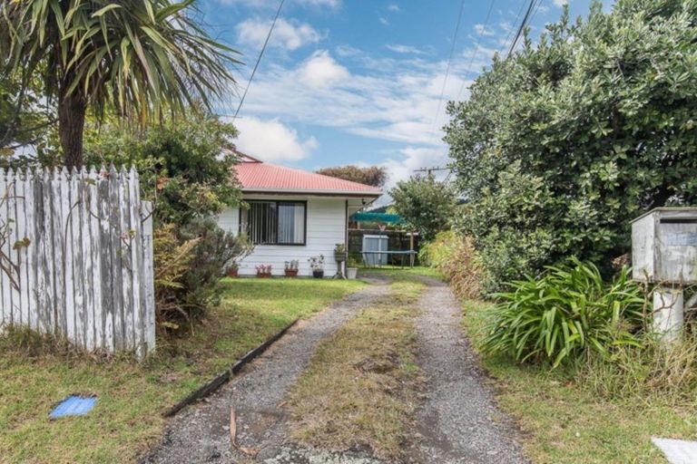 Photo of property in 140 Arawhata Road, Paraparaumu, 5032