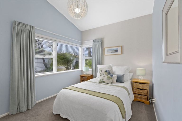 Photo of property in 1/3 Auld Street, Torbay, Auckland, 0630
