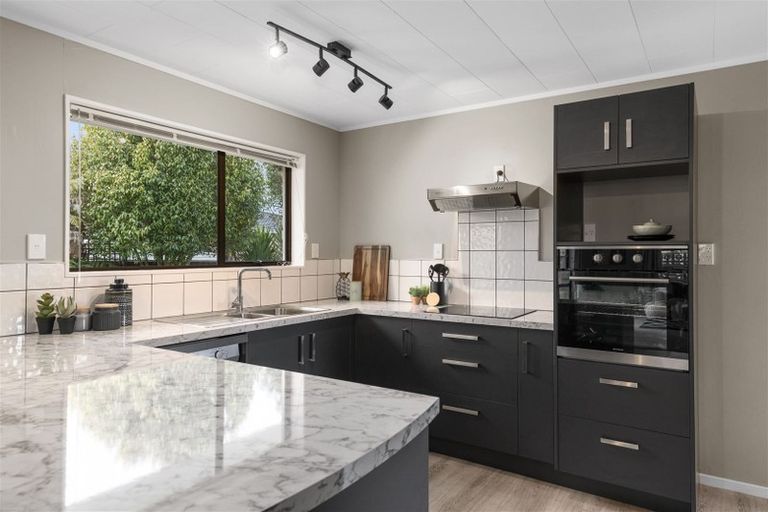 Photo of property in 51 Burn Street, Levin, 5510