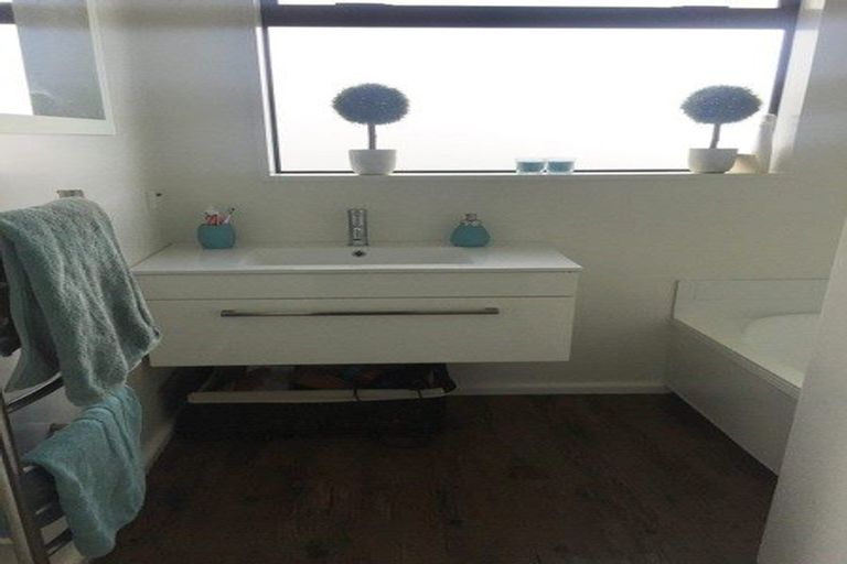 Photo of property in 2/1 Greers Road, Ilam, Christchurch, 8041