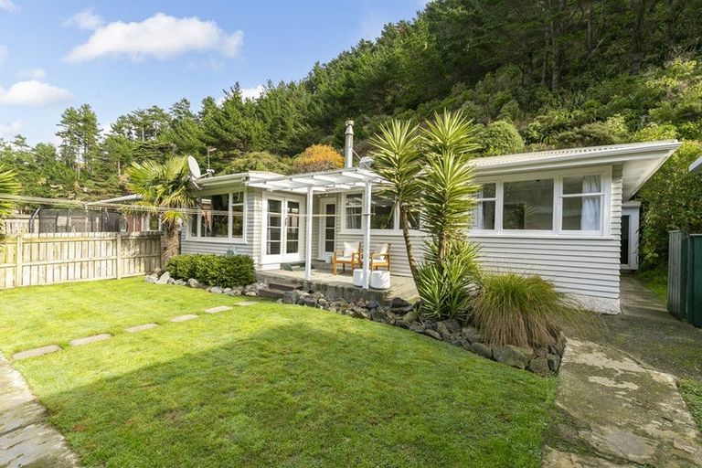 Photo of property in 285 Happy Valley Road, Owhiro Bay, Wellington, 6023