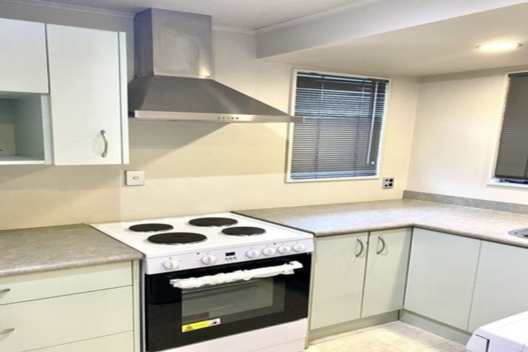 Photo of property in 10 Albemarle Place, Massey, Auckland, 0614