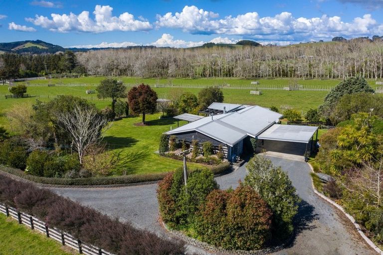 Photo of property in 1343 Kahikatea Flat Road, Kaukapakapa, 0871