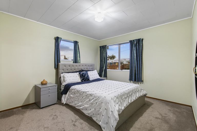 Photo of property in 2c Youngs Road, Papakura, 2110