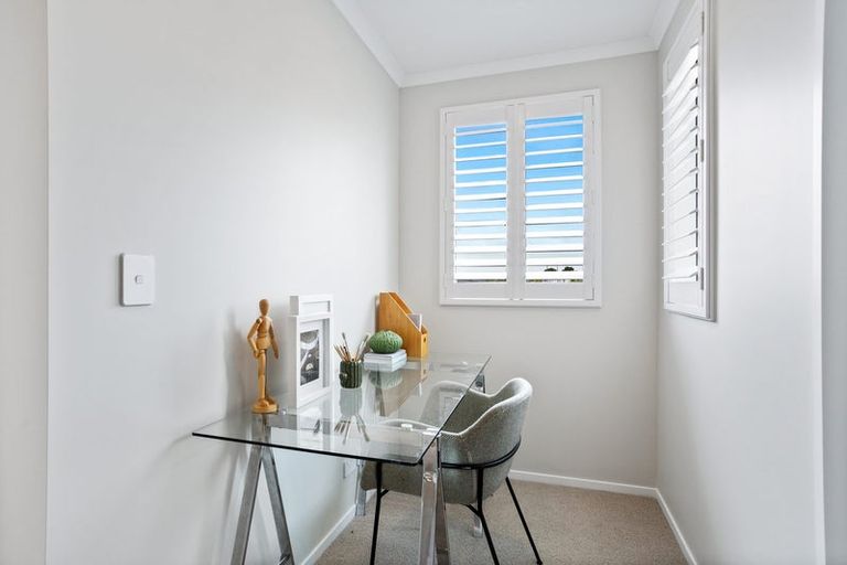 Photo of property in 35 Barrel Crescent, Swanson, Auckland, 0614