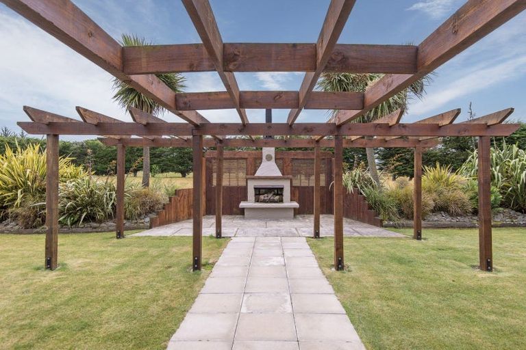 Photo of property in 996 Weedons Ross Road, West Melton, Christchurch, 7671