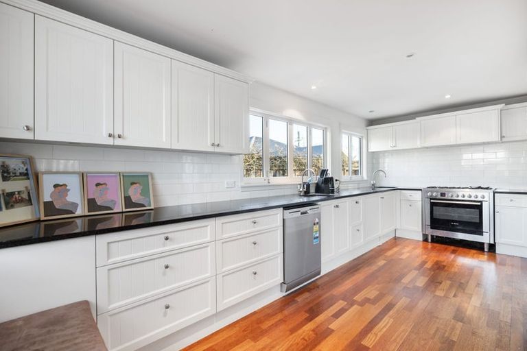 Photo of property in 48 Withells Road, Avonhead, Christchurch, 8042