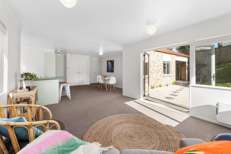 Photo of property in 37 Kona Crescent, Henderson, Auckland, 0610