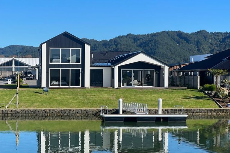 Photo of property in 15 Awatea Drive, Whitianga, 3510