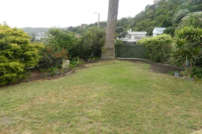 Photo of property in 33 Sunset Parade, Plimmerton, Porirua, 5026