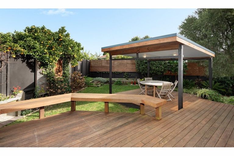 Photo of property in 3 Pamir Place, Welcome Bay, Tauranga, 3112