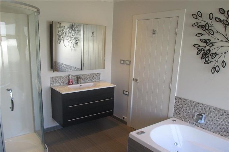 Photo of property in 222 Condell Avenue, Papanui, Christchurch, 8053