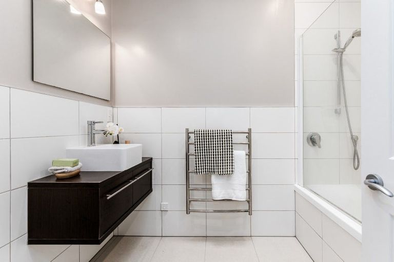 Photo of property in 129 Cockayne Road, Khandallah, Wellington, 6035