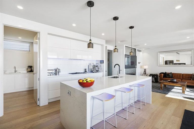 Photo of property in 123a Churchill Road, Rothesay Bay, Auckland, 0630