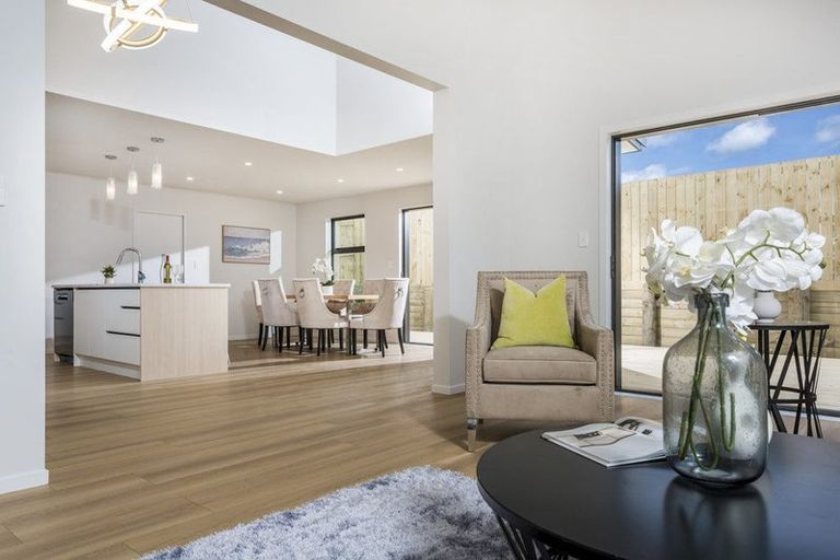 Photo of property in 35 Pinecrest Drive, Gulf Harbour, Whangaparaoa, 0930