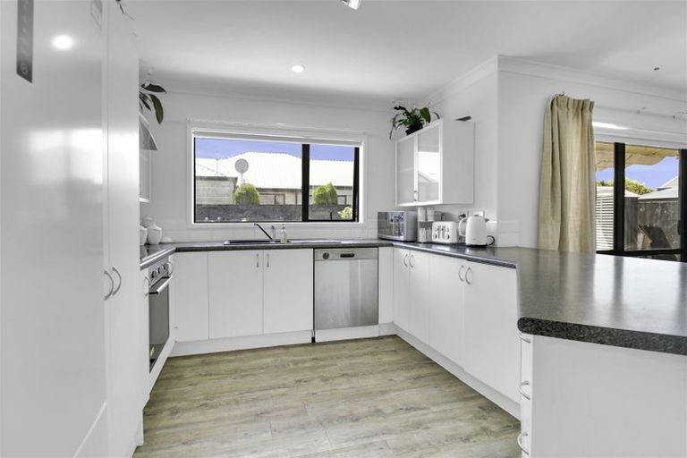 Photo of property in 516 Bower Avenue, Parklands, Christchurch, 8083