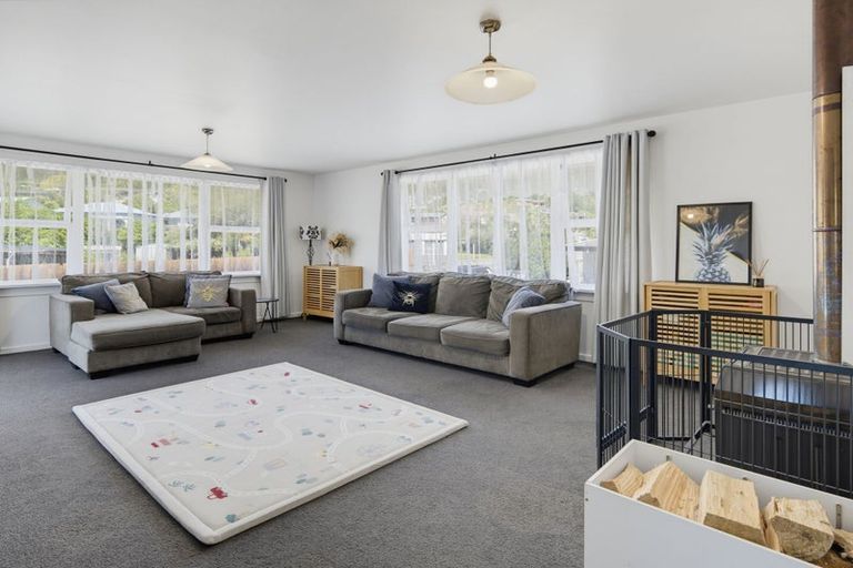 Photo of property in 51 Wairau Road, Picton, 7220