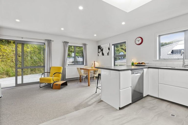 Photo of property in 16a Rarangi Way, Owhiro Bay, Wellington, 6023