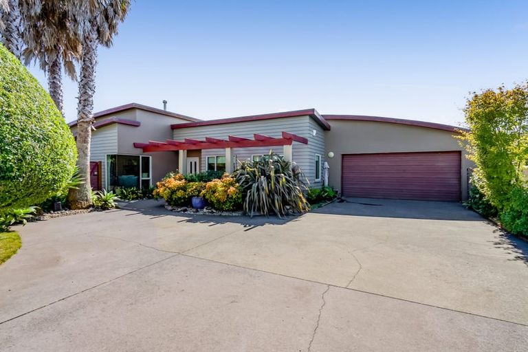 Photo of property in 2 Parkvue Drive, Bell Block, New Plymouth, 4312