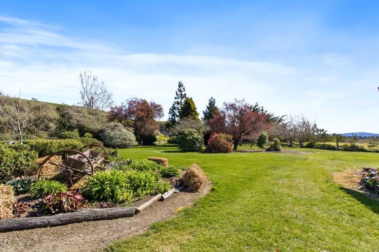 Photo of property in 43 Doug Ledgerwood Drive, Wanaka, 9305