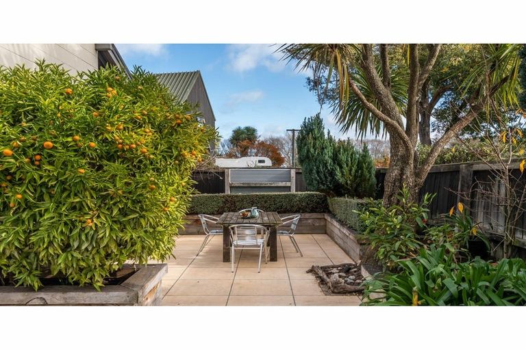 Photo of property in 156 Riverlaw Terrace, Saint Martins, Christchurch, 8022