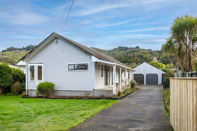 Photo of property in 105 Watt Street, Featherston, 5710