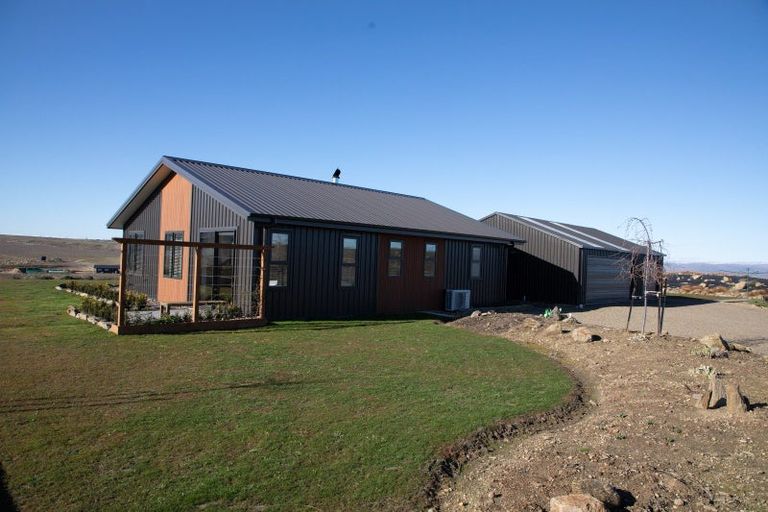 Photo of property in 1 Stella Way, Waikerikeri, Alexandra, 9391