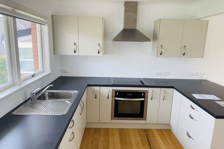 Photo of property in 2/12 Raines Avenue, Forrest Hill, Auckland, 0620