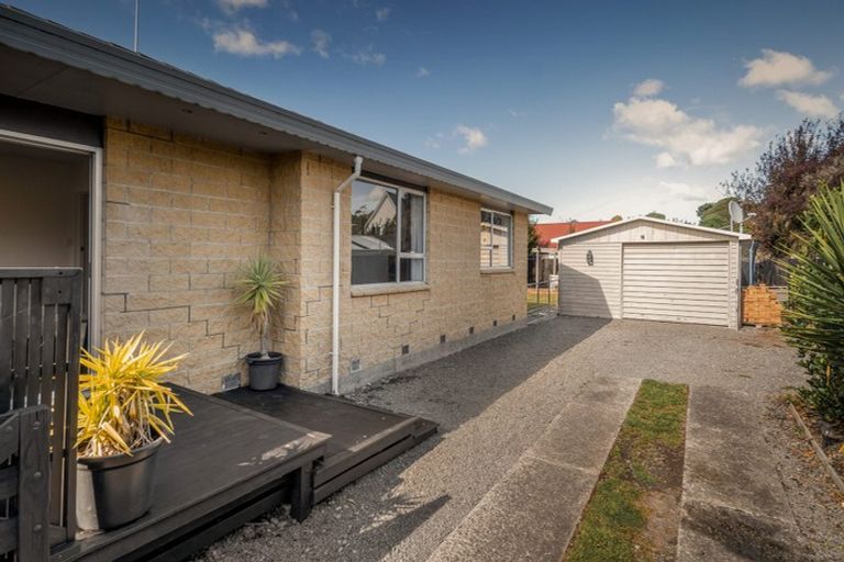 Photo of property in 11 Cowes Street, Avondale, Christchurch, 8061
