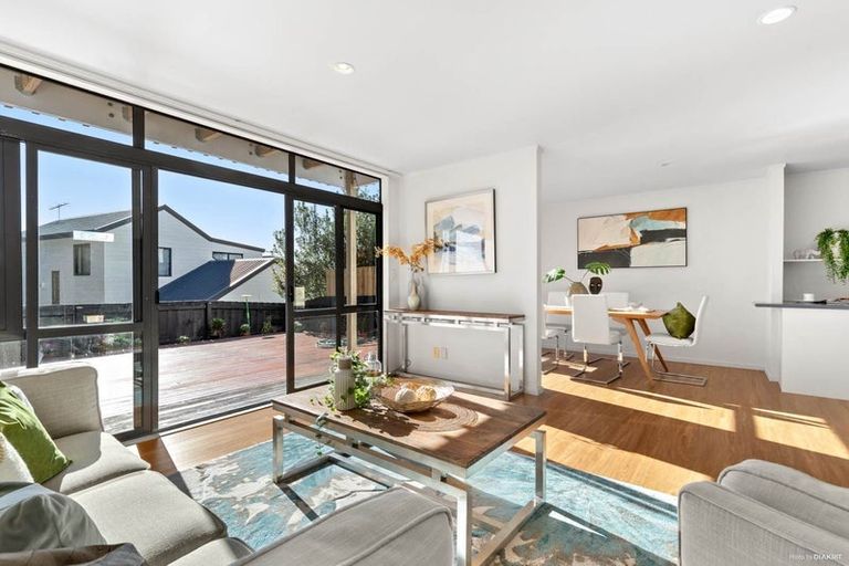 Photo of property in 16/61a Birkdale Road, Birkdale, Auckland, 0626