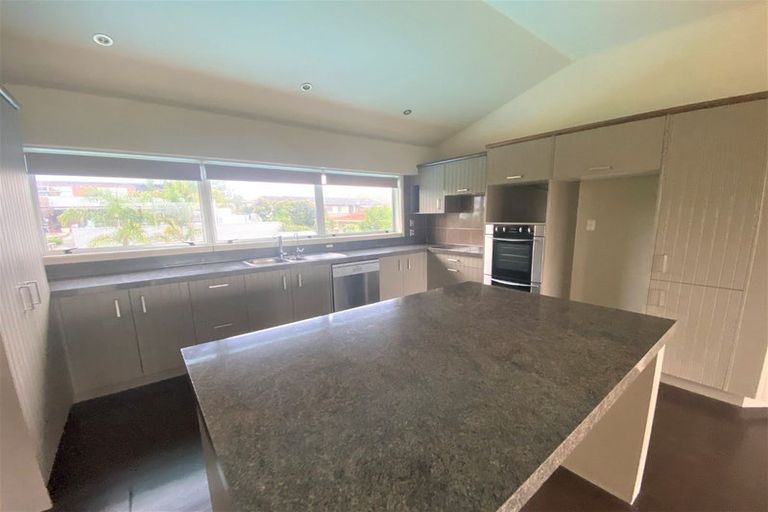 Photo of property in 13 Wilfred Street, St Andrews, Hamilton, 3200