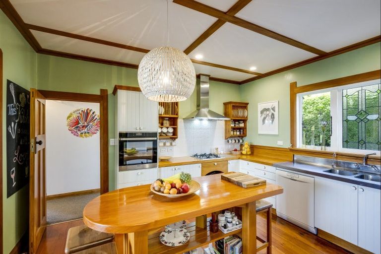 Photo of property in 1 Lambton Road, Hospital Hill, Napier, 4110