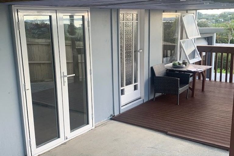 Photo of property in 32 Stanmore Bay Road, Stanmore Bay, Whangaparaoa, 0932