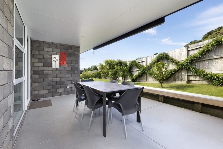 Photo of property in 18 Ellesmere Close, Pyes Pa, Tauranga, 3112