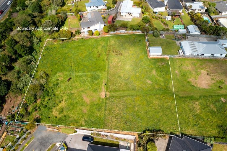 Photo of property in 35 Pohutukawa Place, Bell Block, New Plymouth, 4312