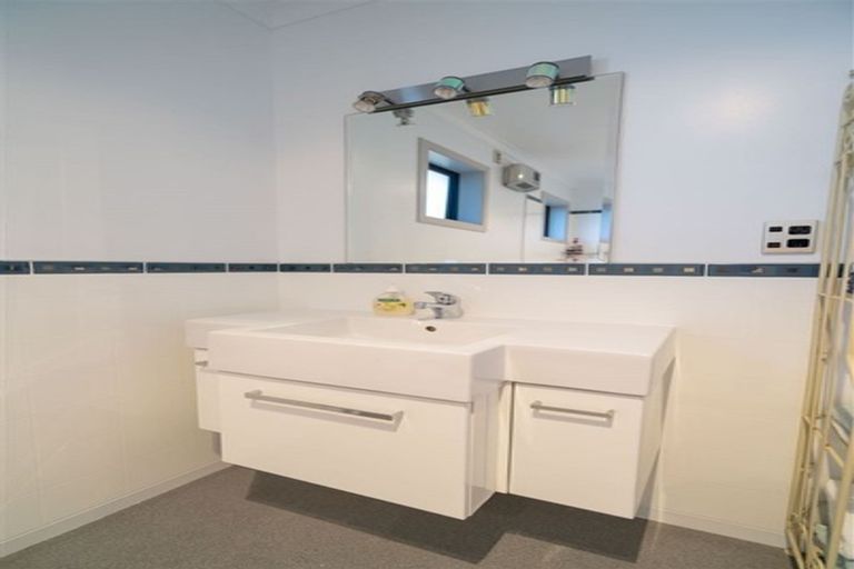 Photo of property in 12 Tawera Place, Te Anau, 9679