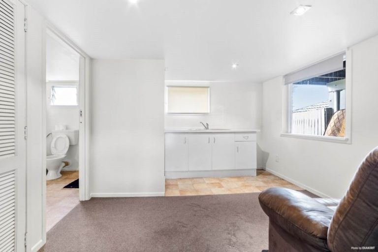 Photo of property in 1/45 Velma Road, Hillcrest, Auckland, 0627