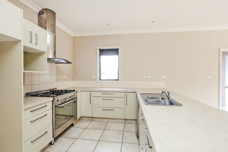 Photo of property in 80 Merlot Drive, Greenmeadows, Napier, 4112