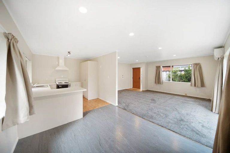 Photo of property in 100 Crawford Avenue, Mangere Bridge, Auckland, 2022