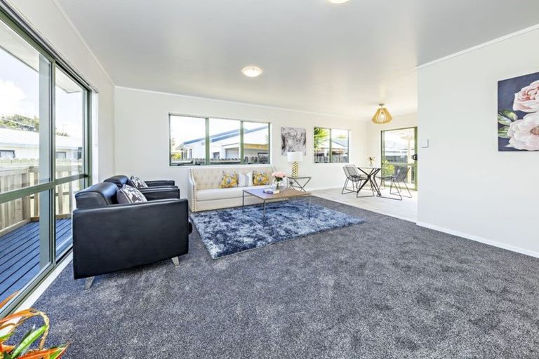 Photo of property in 32 Barneys Farm Road, Clendon Park, Auckland, 2103
