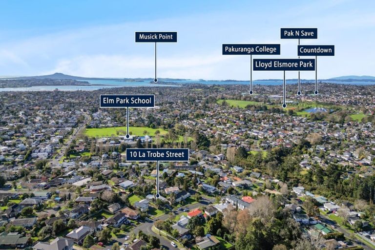 Photo of property in 10 La Trobe Street, Pakuranga Heights, Auckland, 2010