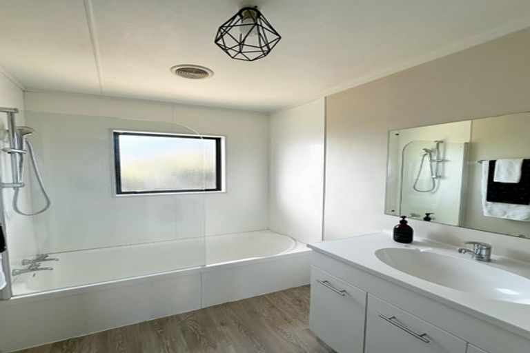 Photo of property in 19a Howard Road, Taradale, Napier, 4112