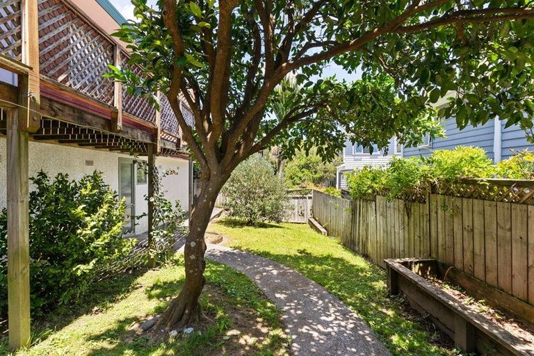 Photo of property in 2/4 Gibraltar Street, Howick, Auckland, 2014