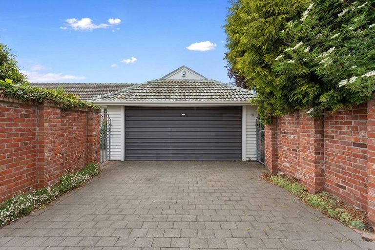 Photo of property in 1/180 Avonhead Road, Avonhead, Christchurch, 8042