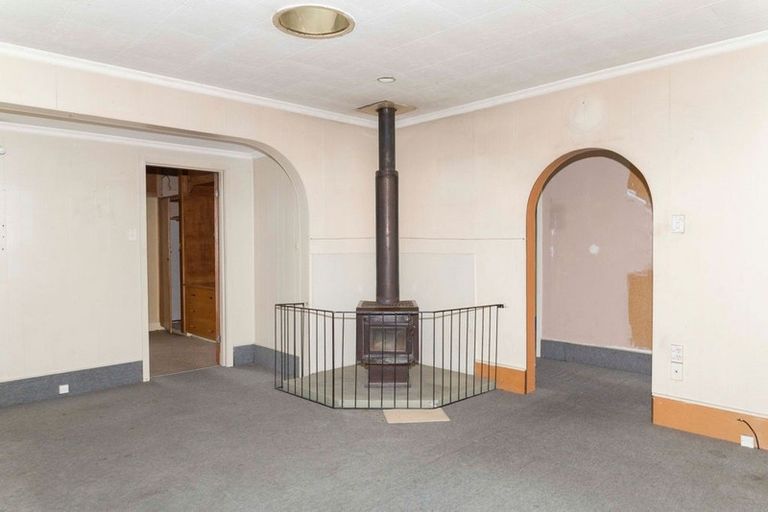 Photo of property in 11 Hunter Street, Dannevirke, 4930