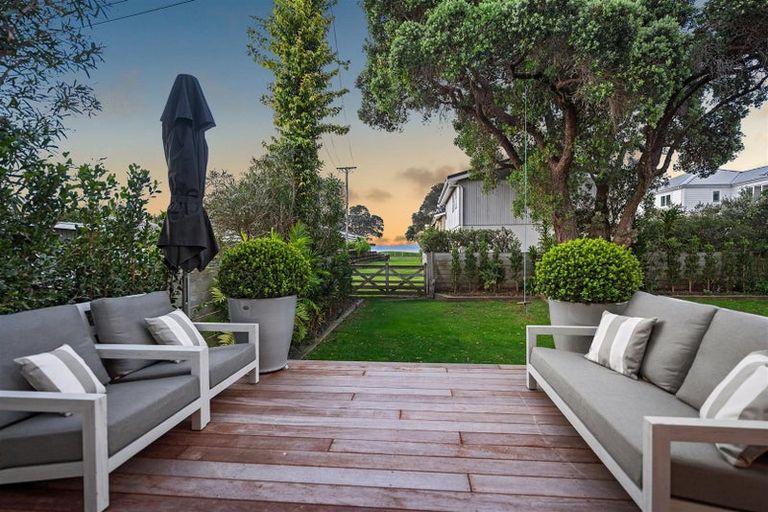 Photo of property in 37 Laurence Street, Manly, Whangaparaoa, 0930