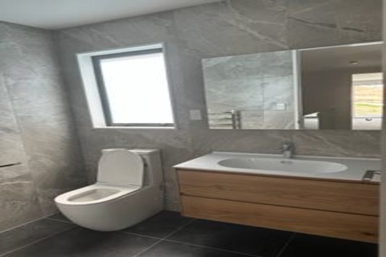 Photo of property in 9 Milenio Crescent, Windsor Park, 0632